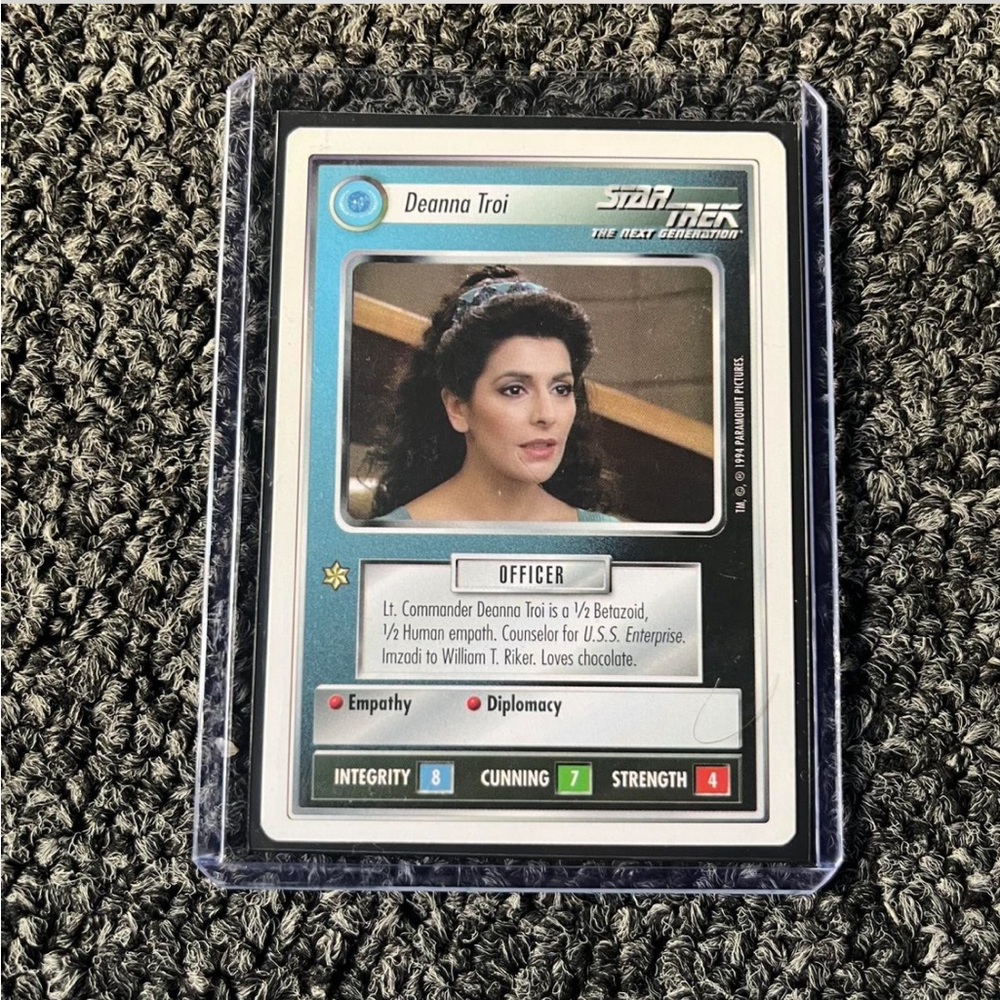 Vintage Star Trek CCG WB
Premiere Edition "Deanna Troi" Officer Card